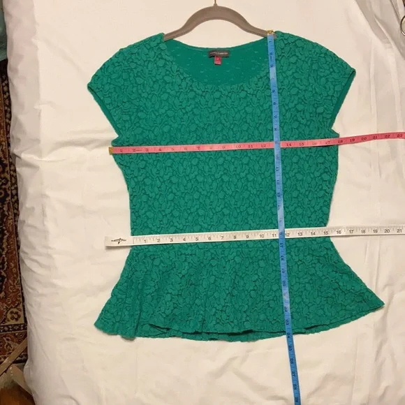 Vince Camuto Green Lace Cap Sleeve Peplum Top - Picture 10 of 10
